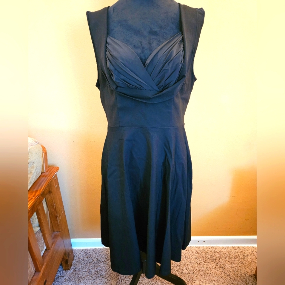 Elegant Black Sleeveless Dress